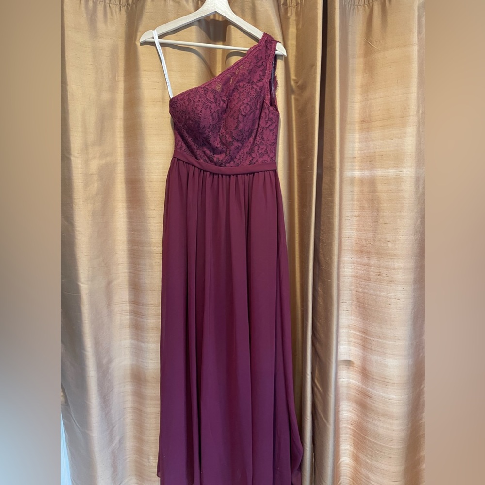 Women’s dress. One shoulder maxi with slit size 0